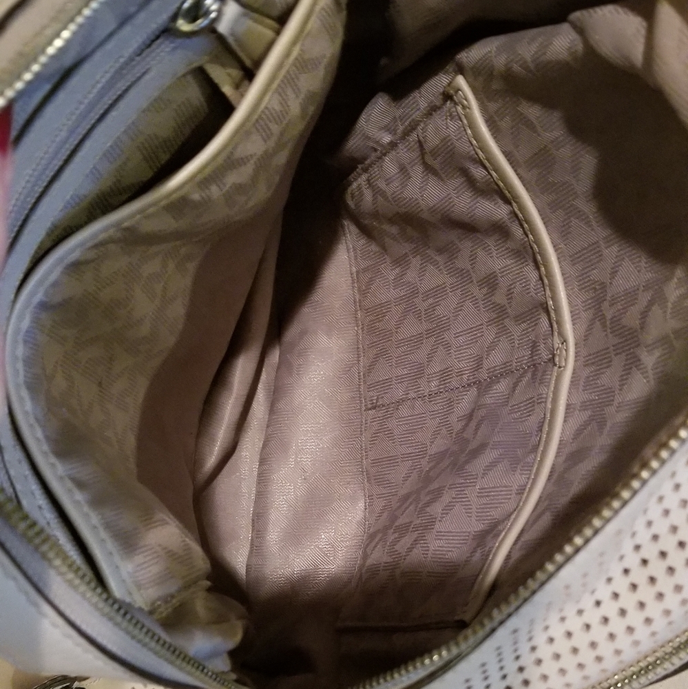 Michael Kors Rhea backpack - Picture 8 of 14